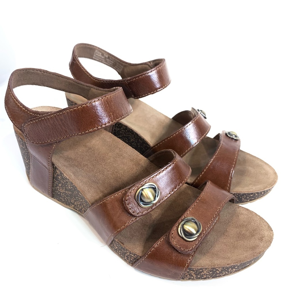 Dansko Savannah Three-Strap Tan Leather Cork Wedge Sandal Sz 36 Stain Resistant